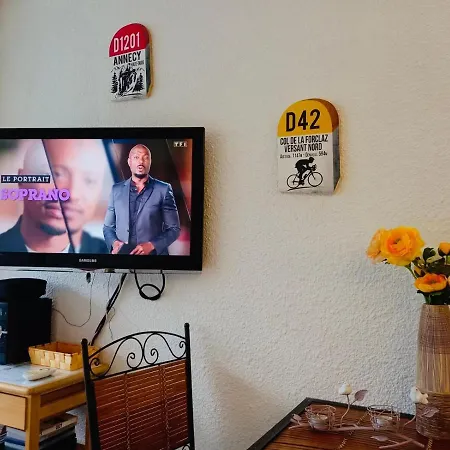 Appartement Studio 70 Mêtres Du Avec Terrasse Et Place De Parking Privative Sévrier